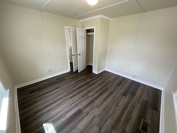 3rd image of 663 Coleman St