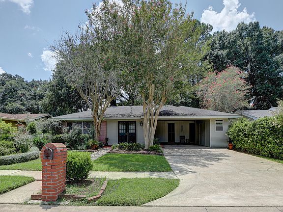 2nd image of 104 Maplewood Dr