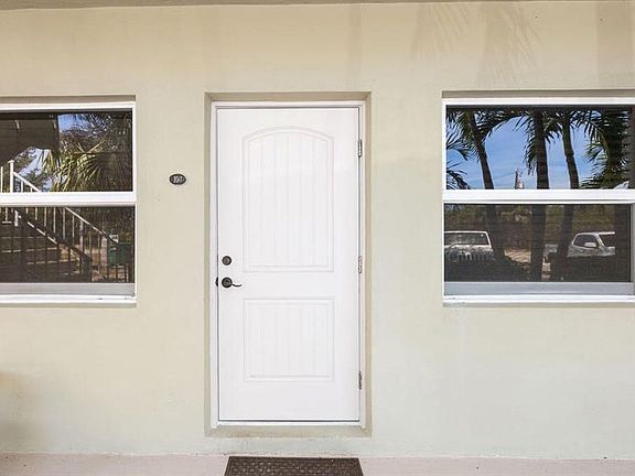 4th image of 2319 Tamarind Dr APT 103