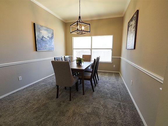 4th image of 620 Azalea Dr