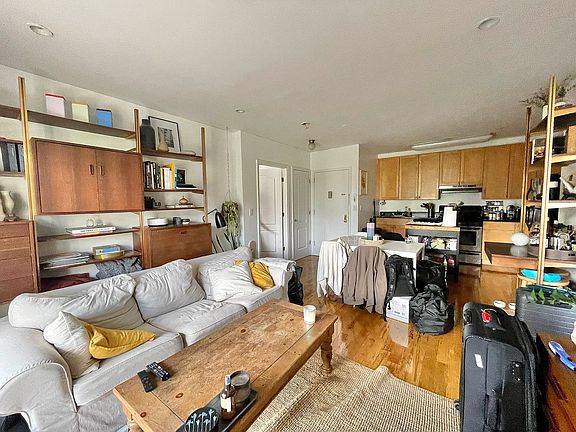2nd image of 571 Warren St #202