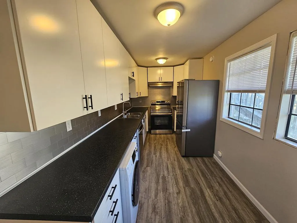4 SE 240th Rd, apt 1 — Photo 2