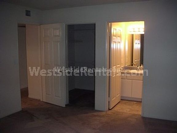 3rd image of 10914 Camarillo St APT 06