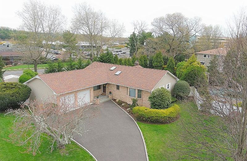 1st image of 6 Troy Ct