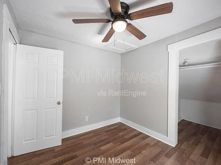 445 W 29th St — Photo 17