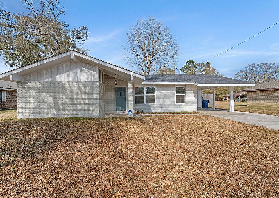 1st image of 122 Azalea Ave