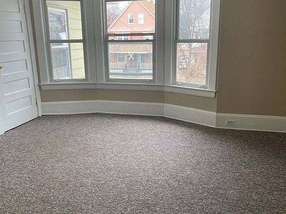 4th image of 10324 Somerset Ave #2