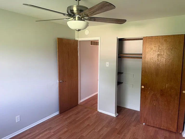 (357) 3961-63 Jane — Photo 8