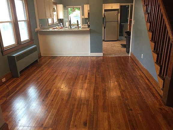 Dining room with breakfast bar