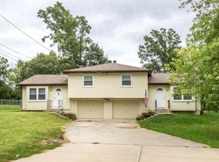 7201 N Harrison St, Gladstone, MO 64118