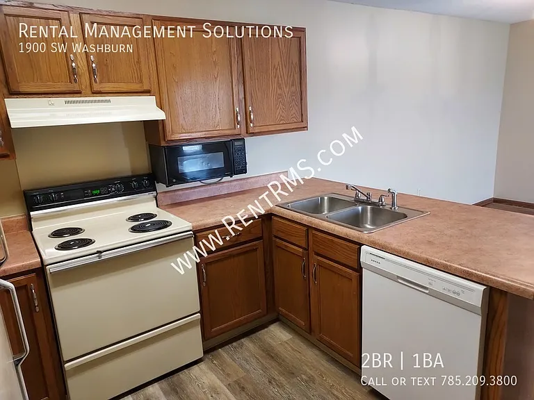 1900 SW Washburn Ave — Photo 9