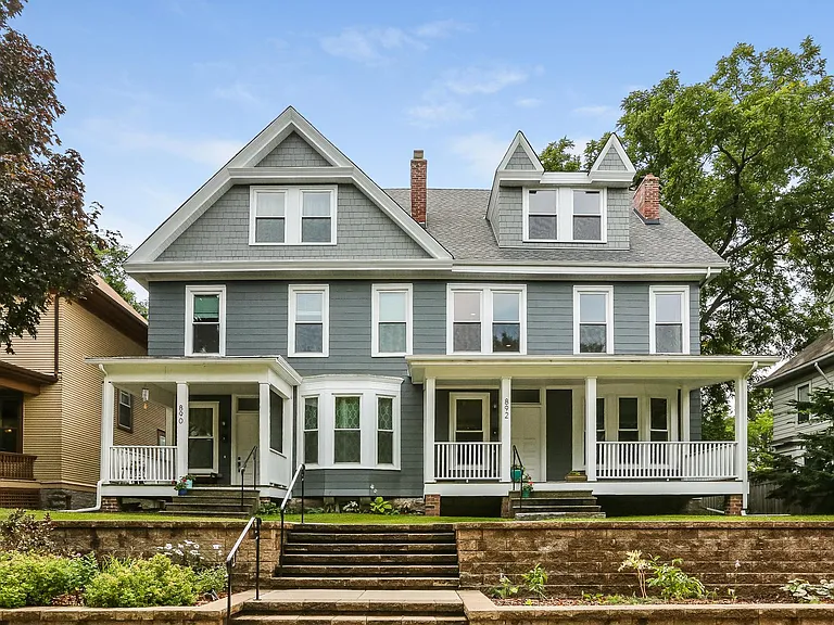 890 Goodrich Ave — Photo 1