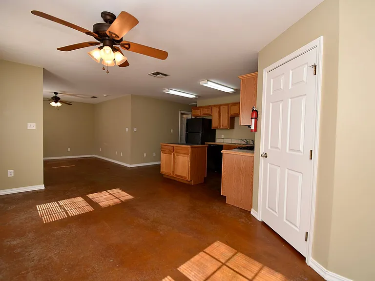 616 Evans St — Photo 8