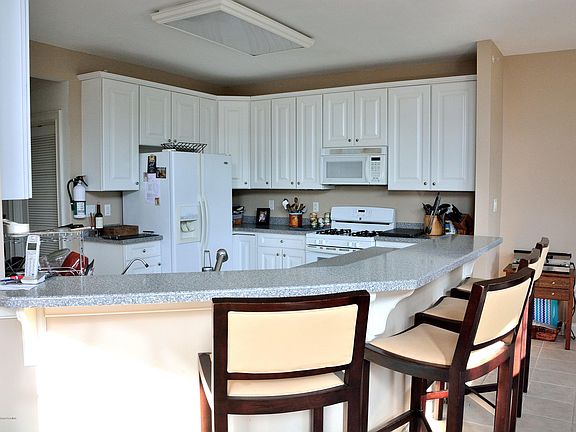 3rd image of 30 Skimmer Ln