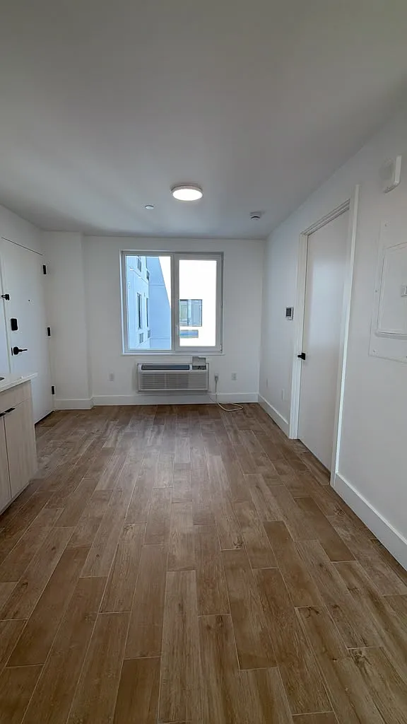 3 bed, $3,575 — Photo 2