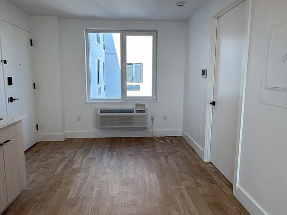 4th image of 1262 Fteley Ave Floor 2