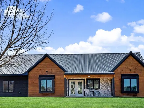 1401 Devon ROAD, Burlington, WI 53105