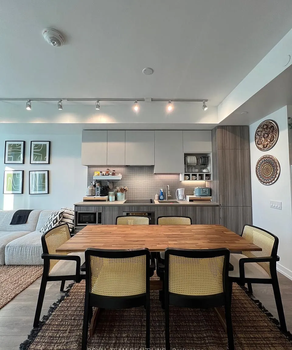 1 bed, $1,000 — Photo 1