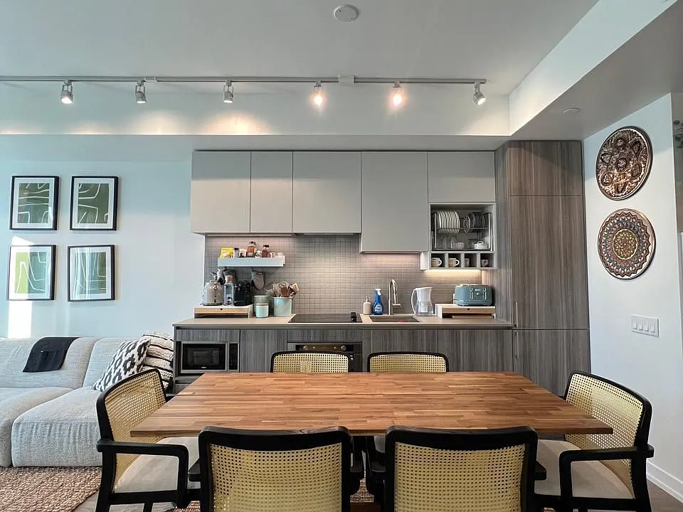 898 Portage Pkwy #6001