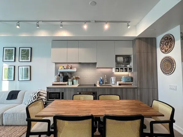 898 Portage Pkwy #6001, Vaughan, ON L4K 0J6