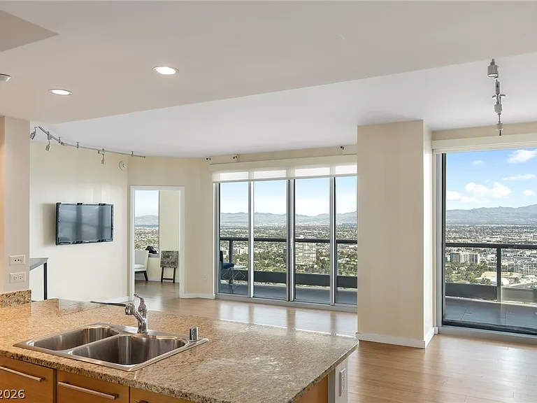 322 Karen Ave #4504 — Photo 7