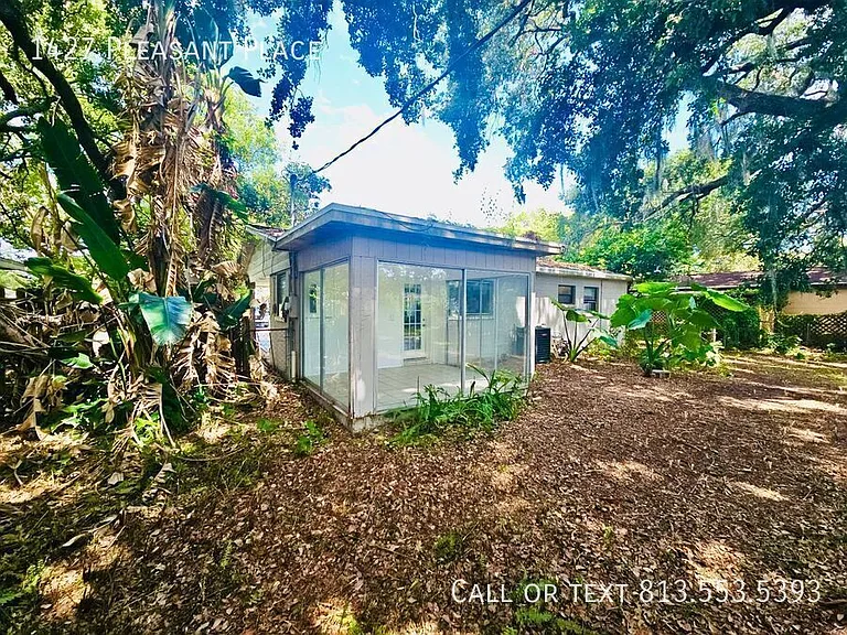 1427 Pleasant Pl — Photo 26