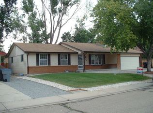 2608 Stratford Ln, Longmont, CO 80503