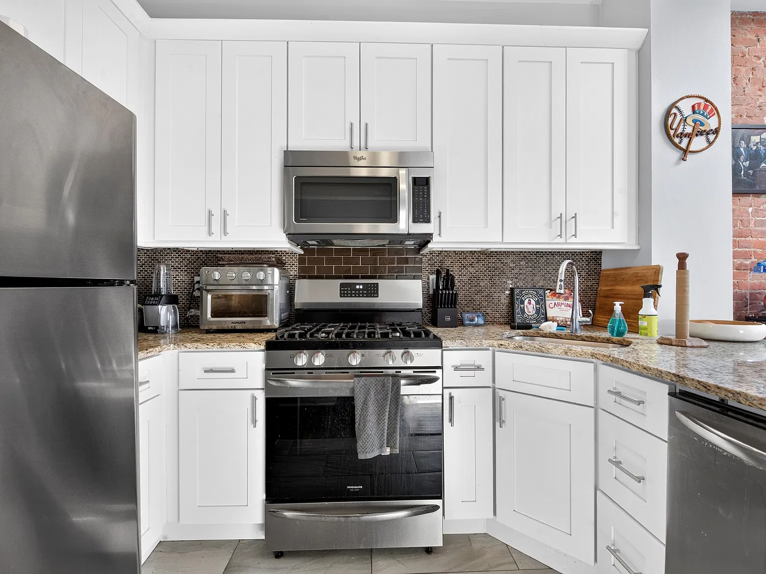 2 bed, $3,800 — Photo 2