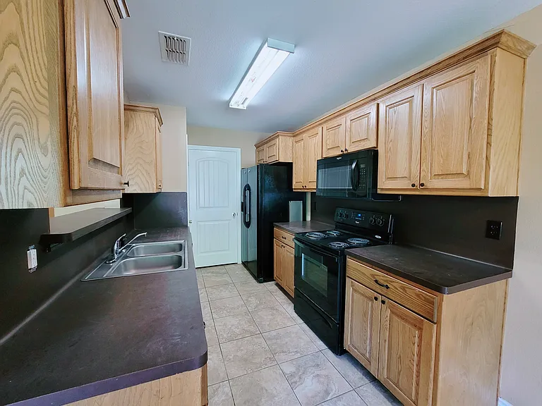 210 Elm St #1 — Photo 16