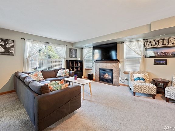 3rd image of 4923 106th St NE