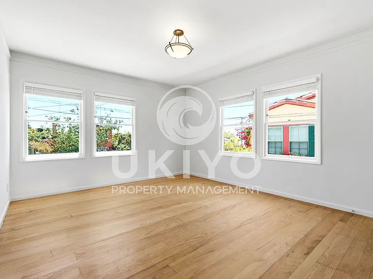 1211 Francisco St — Photo 7