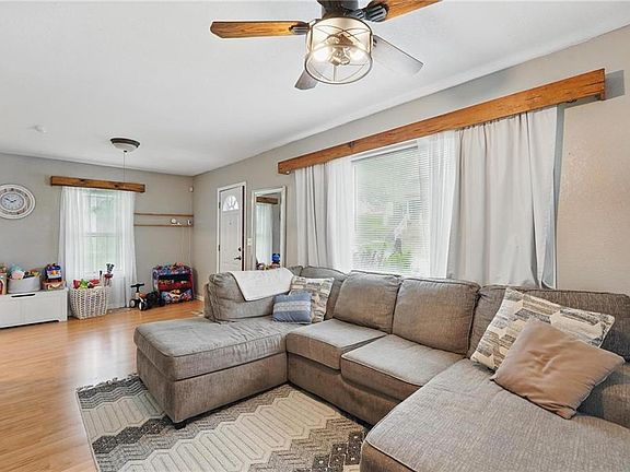 5th image of 3006 Penn St