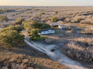 811 County Road 211, Hobson, TX 78117