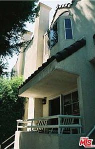 1st image of 5145 Yarmouth Ave Unit 2