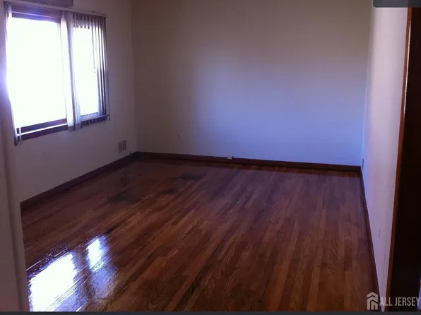 10 Travers Ave, Edison, NJ 08817