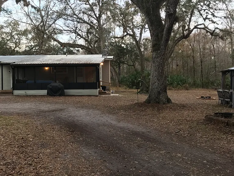 E Grantham Ct — Photo 8