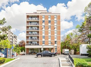 180 Dudley Ave #8, Markham, ON L3T 4X2