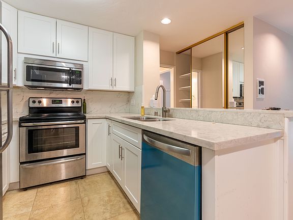 3rd image of 4600 Lamont St #229