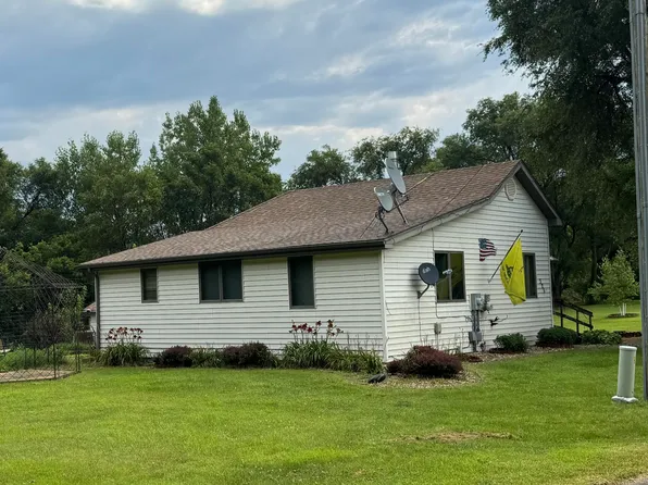 325 N Bell Ave, Milbank, SD 57252