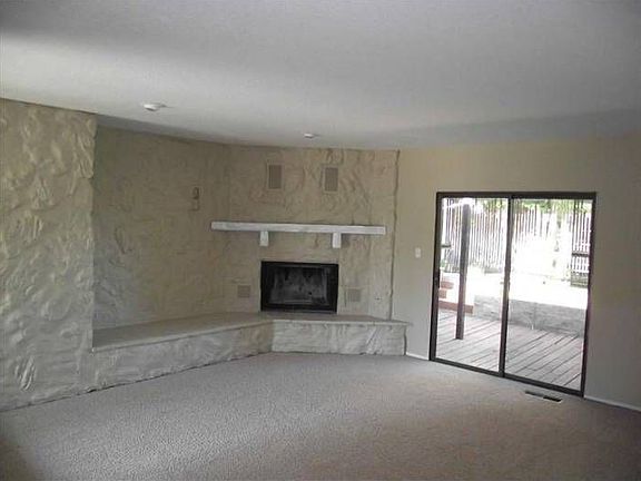 3rd image of 1519 Corkwood Pl