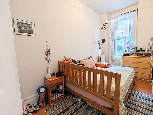 4th image of 253 W 76th St APT 9