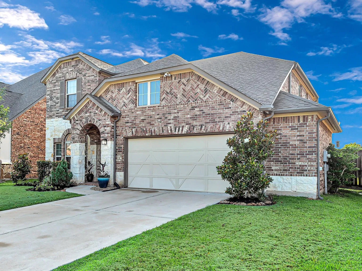 5 bed, 3.5 bath, 3070 sqft, $4,000 — Photo 3