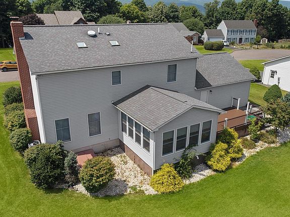 5th image of 204 James Ct