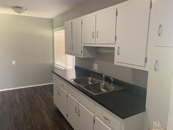 4th image of 4000/4006 NW 49th St