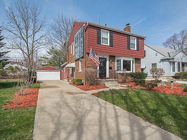 925 Bruce St photo 1