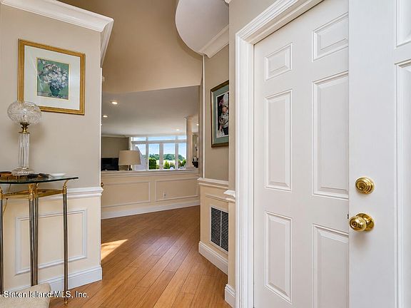 5th image of 56 Harbour Ct