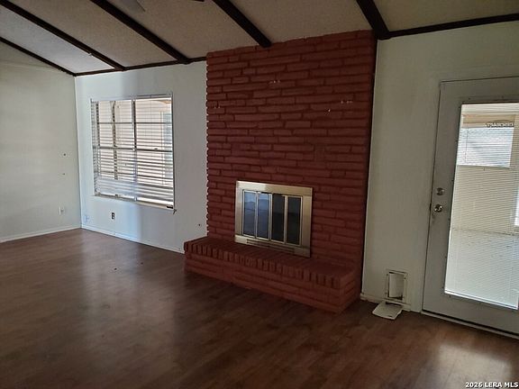 3rd image of 303 Cordoba Dr