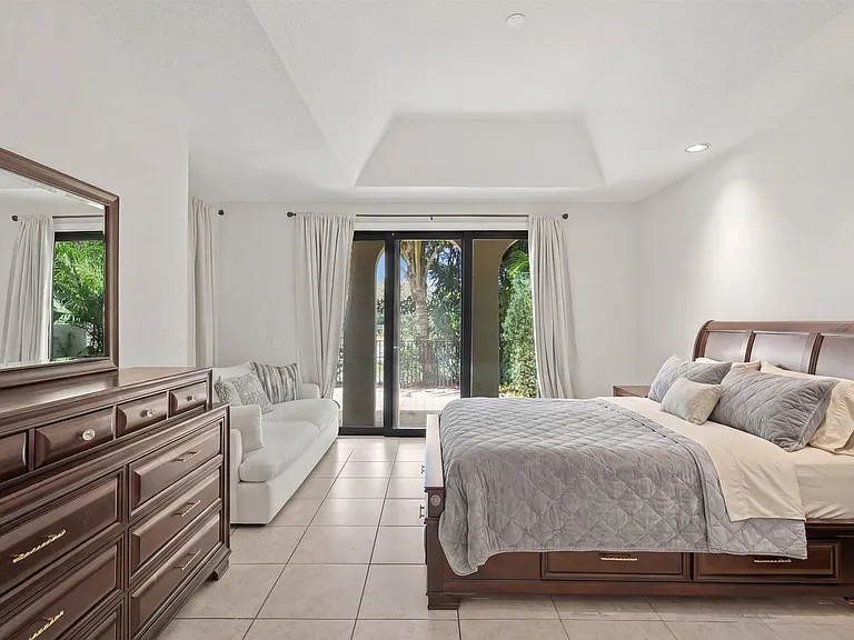 2055 Regents Blvd — Photo 16