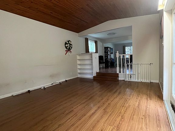 3rd image of 5307 54th Ave