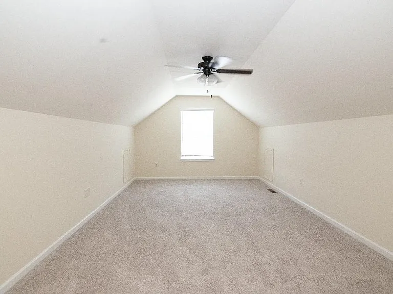 2 Skip Ln — Photo 31